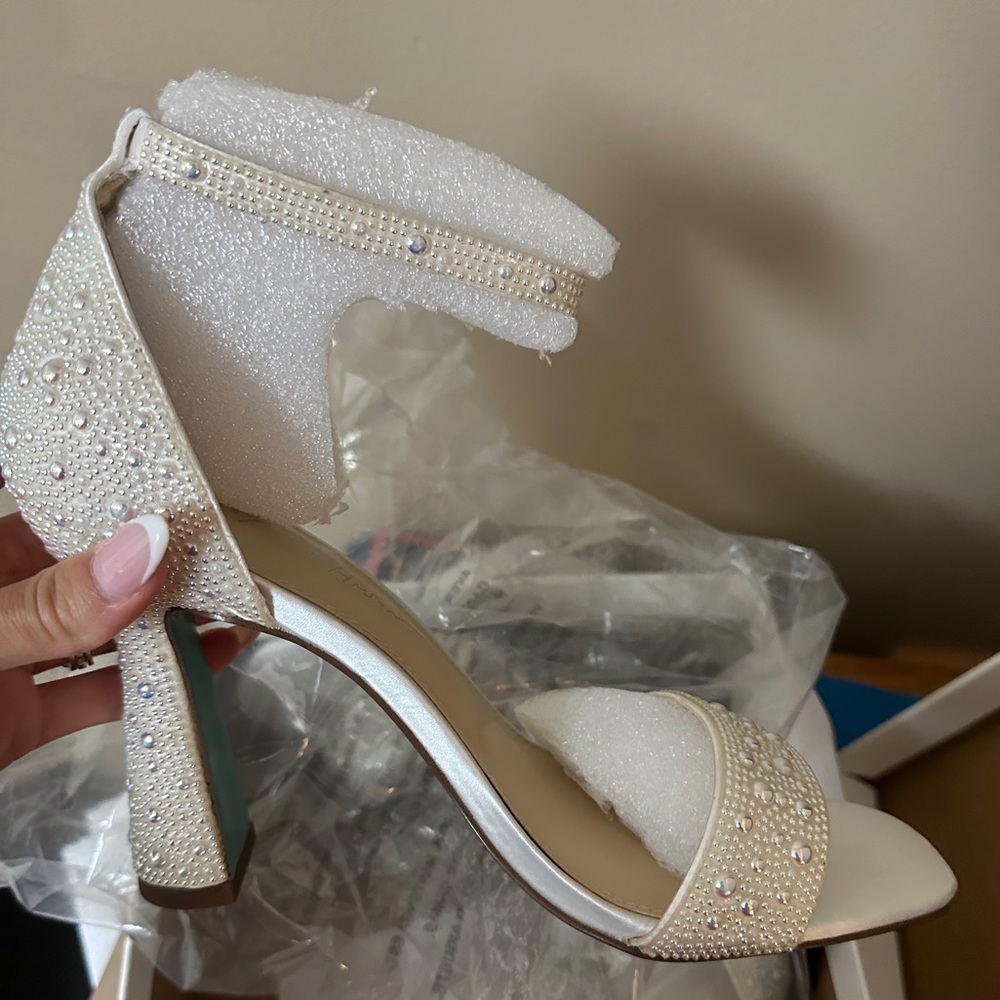 Brand new Betsey Johnson - size 7